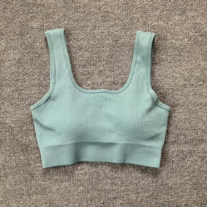 Trendy yoga kleding voor rustige flow-oefeningen