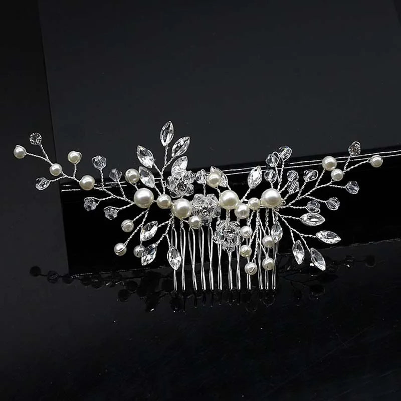 Moderne haarband met knoopdetail
