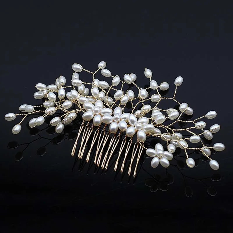 Decoratieve haarclip met bloemmotief