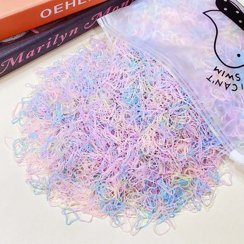 Kleurrijke scrunchies voor een speelse look