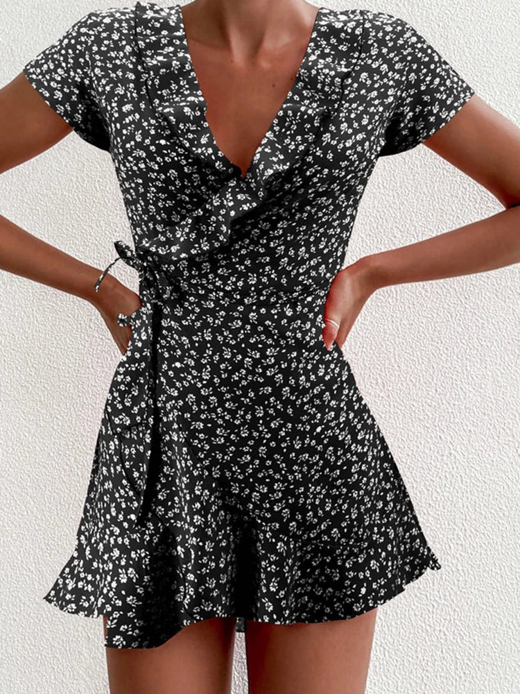 Elegante bruiloft gast jurk in pastelkleuren