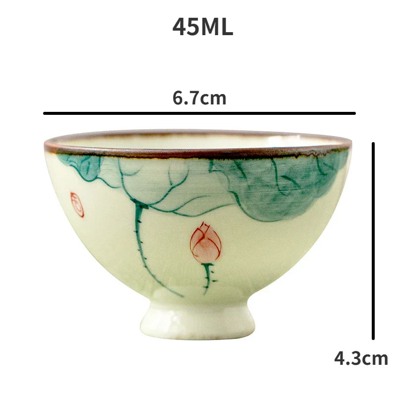 Klassieke theepot met bloemenmotief