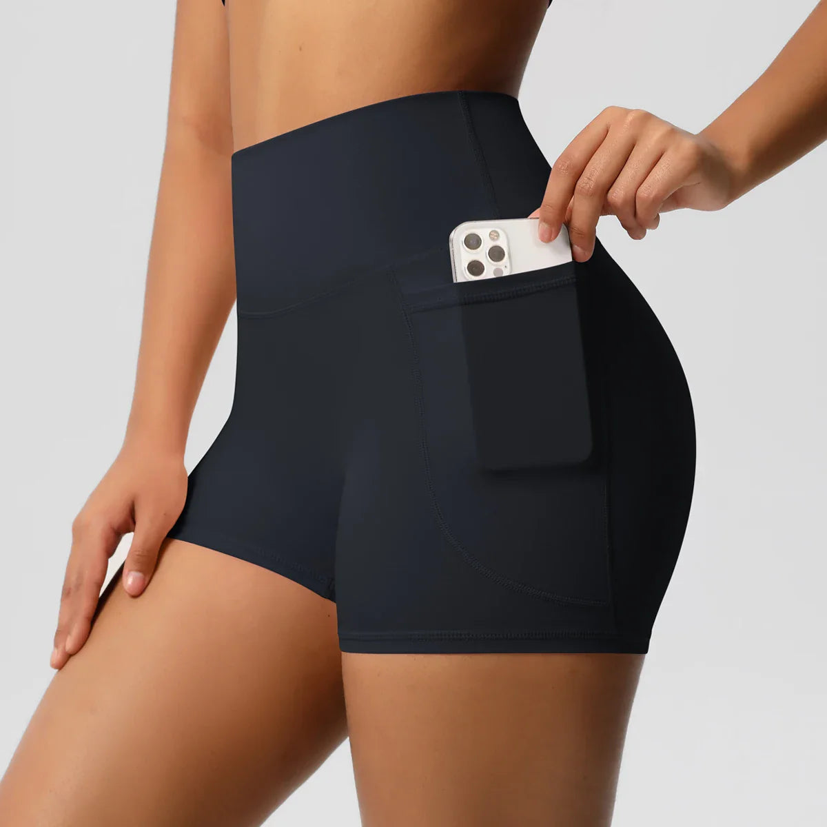 Sportieve yoga kleding in frisse tinten