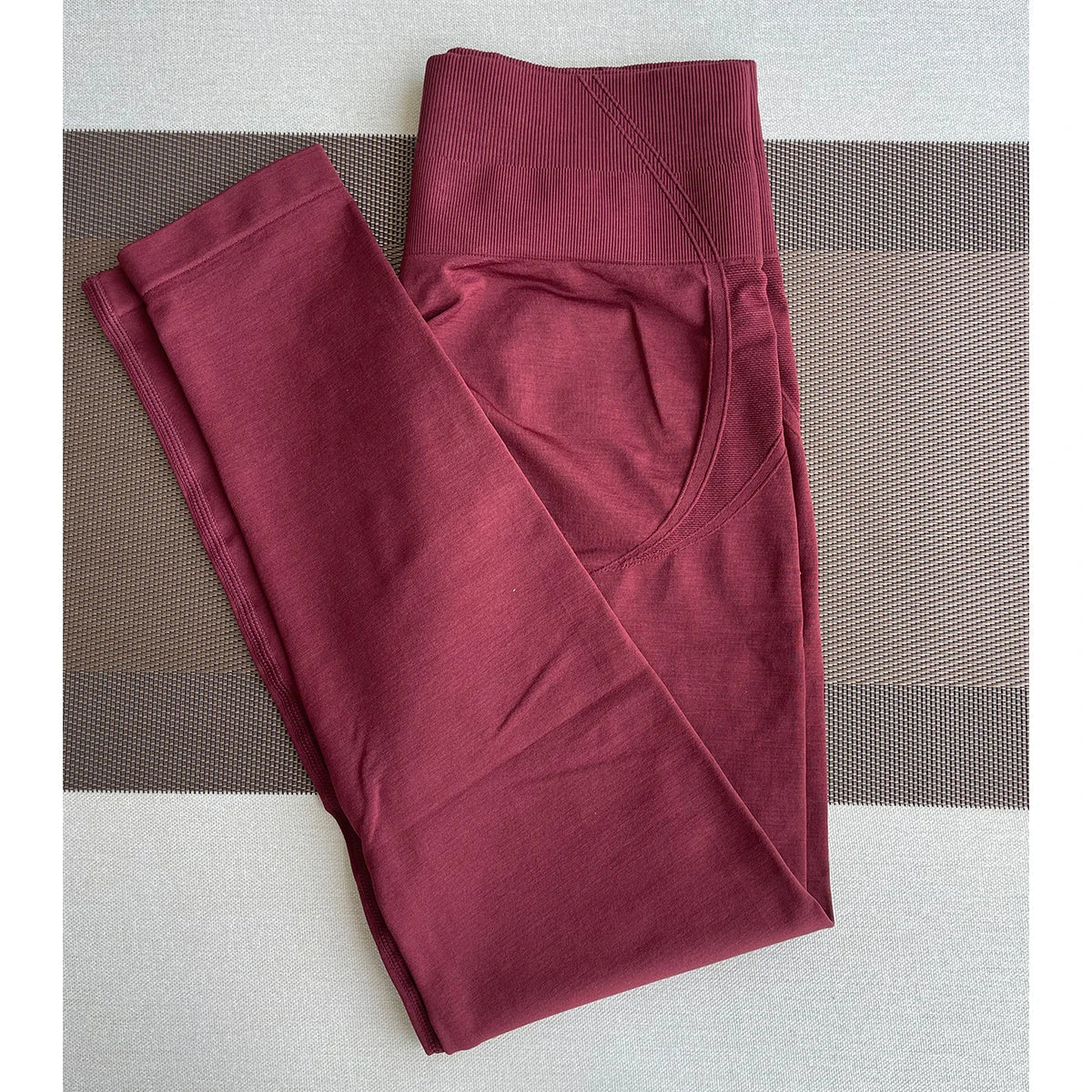 Moderne yoga kleding van H&M in effen kleur