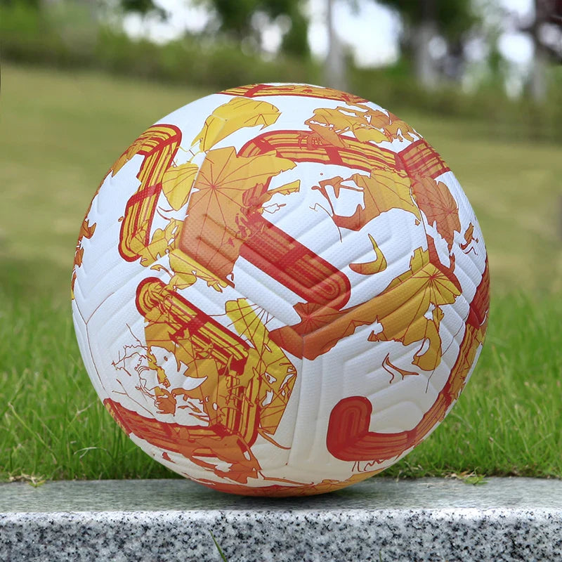 Straatvoetbal met goede grip op tegels