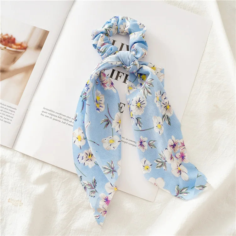 Decoratieve haarclip met bloemmotief