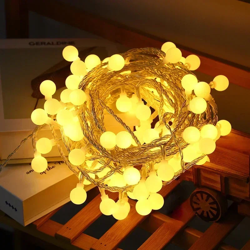 Lichtslinger met houten sterretjes – Natuurlijke kerstdecoratie