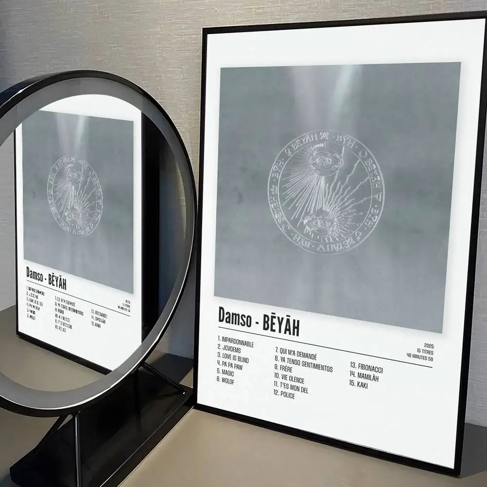 Posters met marmeren textuur en gouden accenten