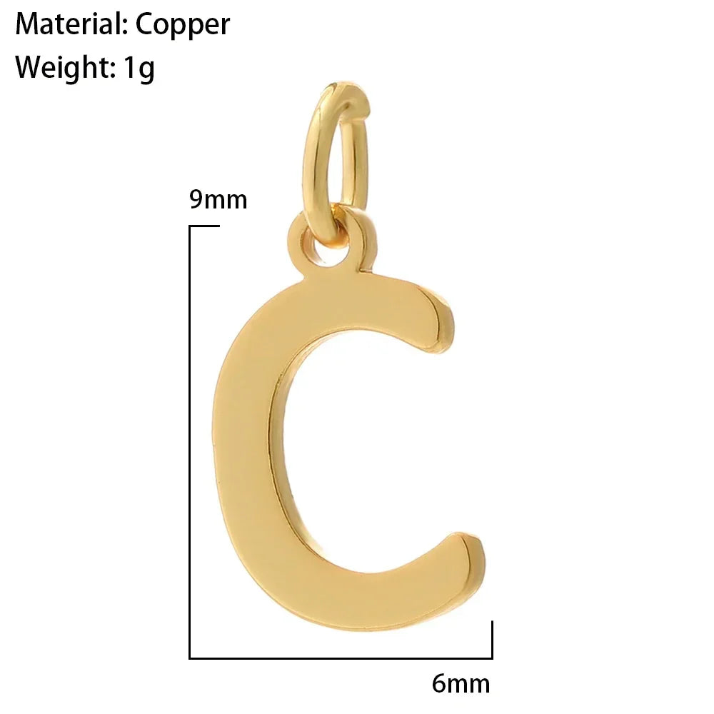 Ketting met naam op ronde tag in minimalistische stijl