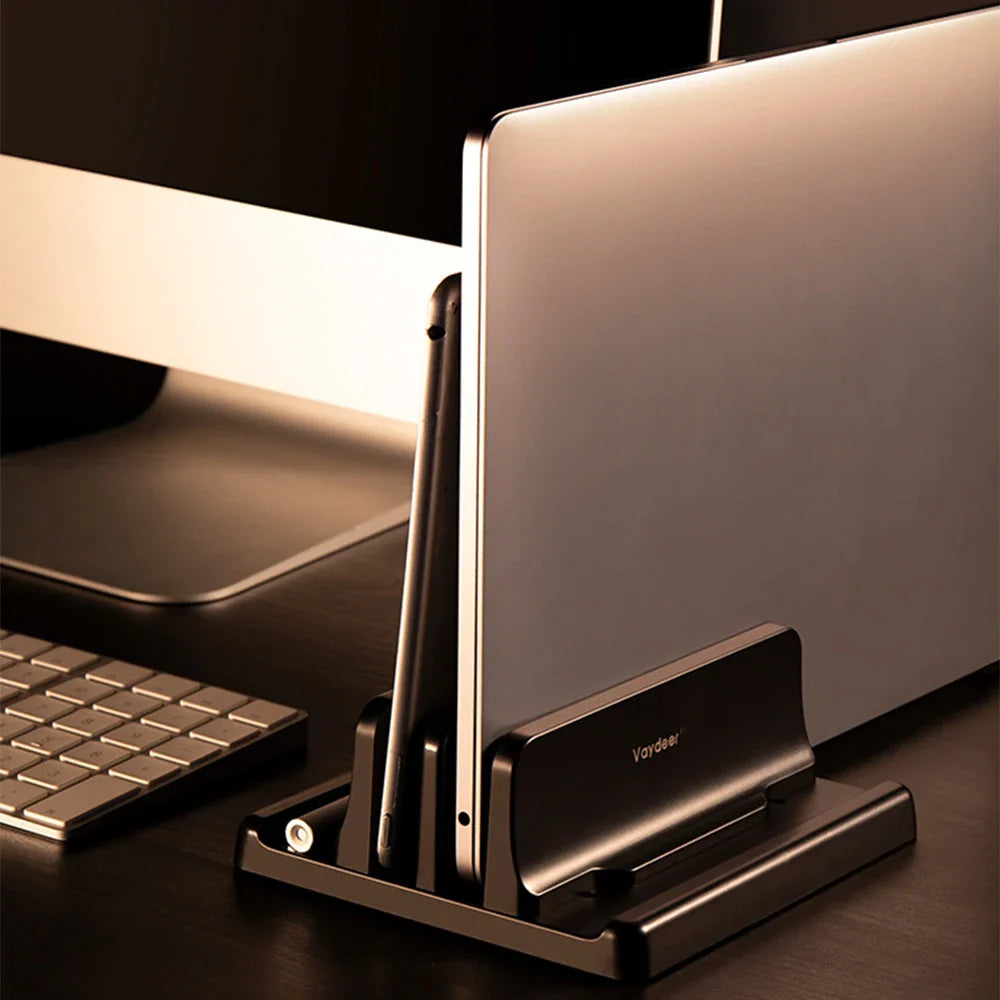 IKEA laptop standaard met strakke lijnen