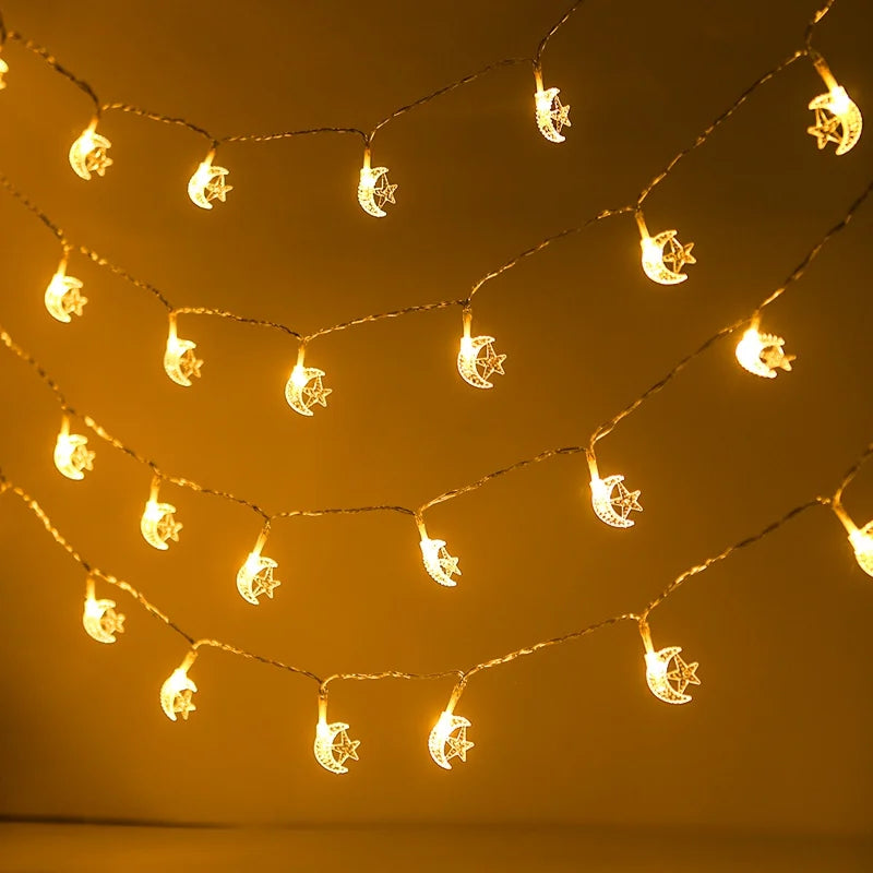 Lichtslingers binnen met houten decor – Natuurlijk en warm