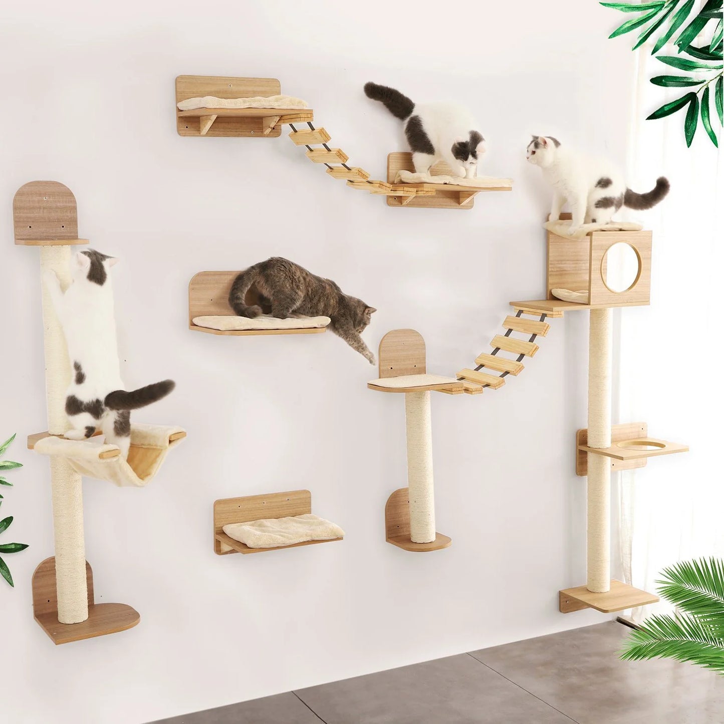 Design krabpaal met speelelementen – Voor slimme katten