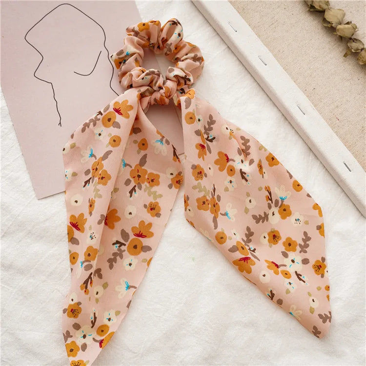 Haar accessoires met klassieke parelaccenten