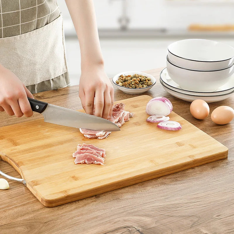 Houten snijplank met handvat voor eenvoudig gebruik