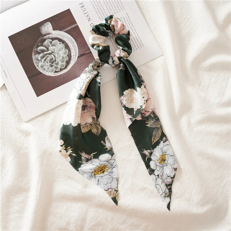 Fluwelen haar accessoires in warme kleuren