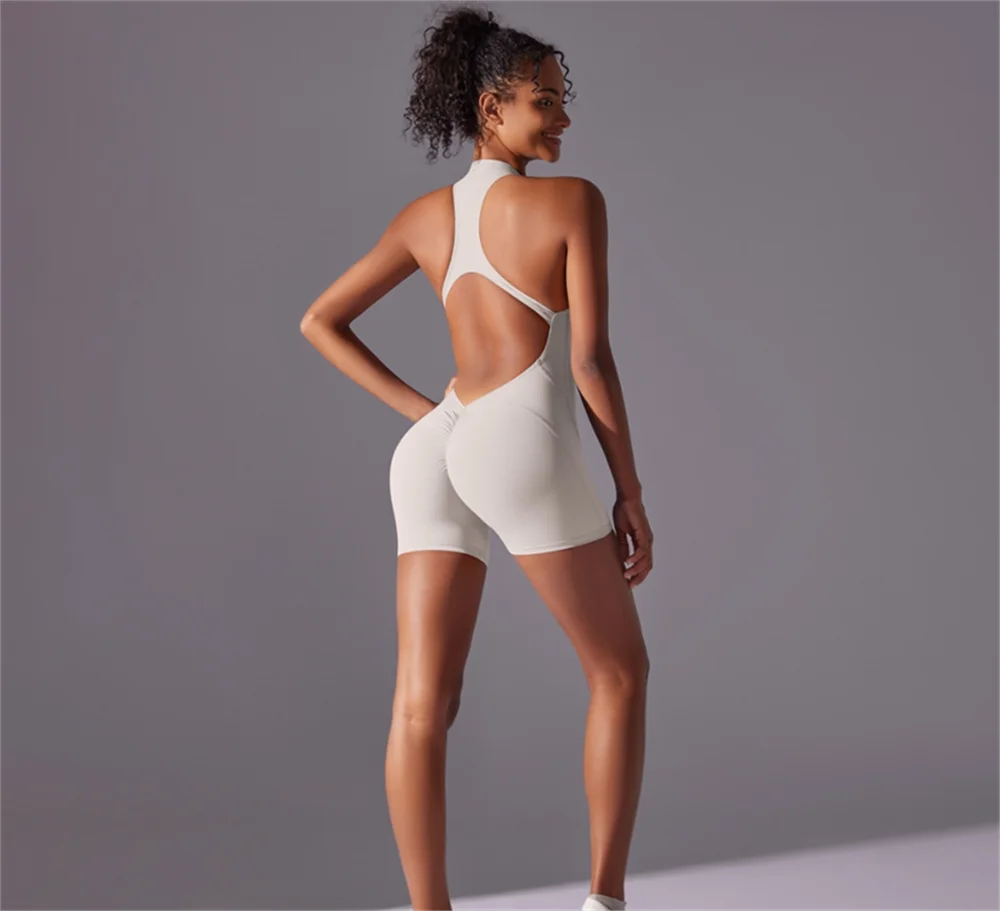 Sportieve yoga kleding in frisse tinten
