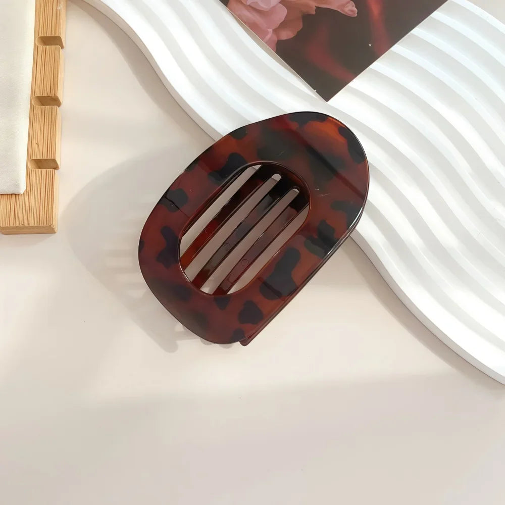 Decoratieve haarclips met vintage flair