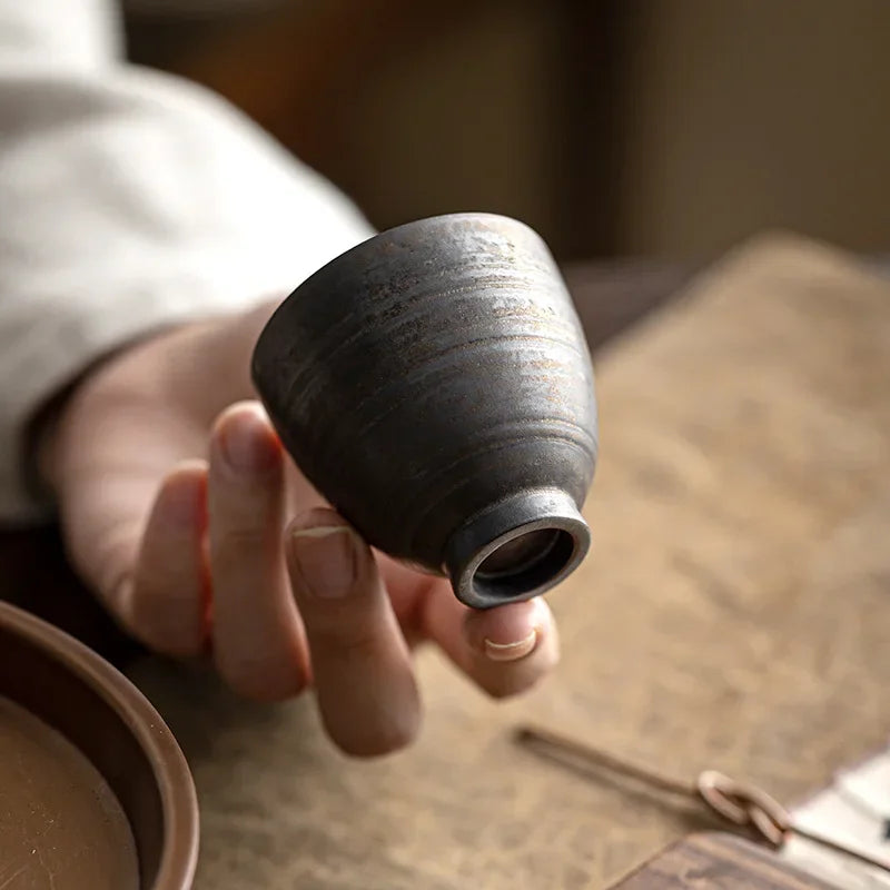 Keramisch theeservies met matte afwerking
