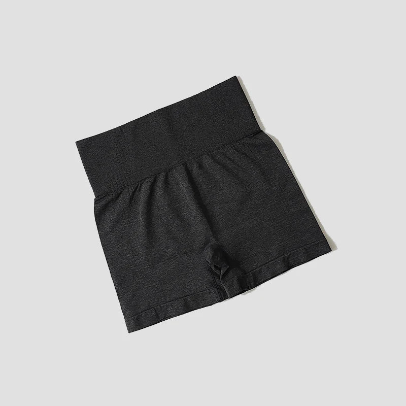Zachte yoga kleding van H&M in aardetinten