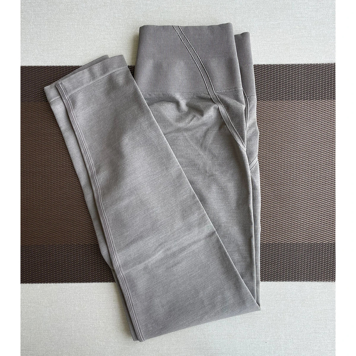 Ademende yoga outfit ideaal voor intensieve sessies