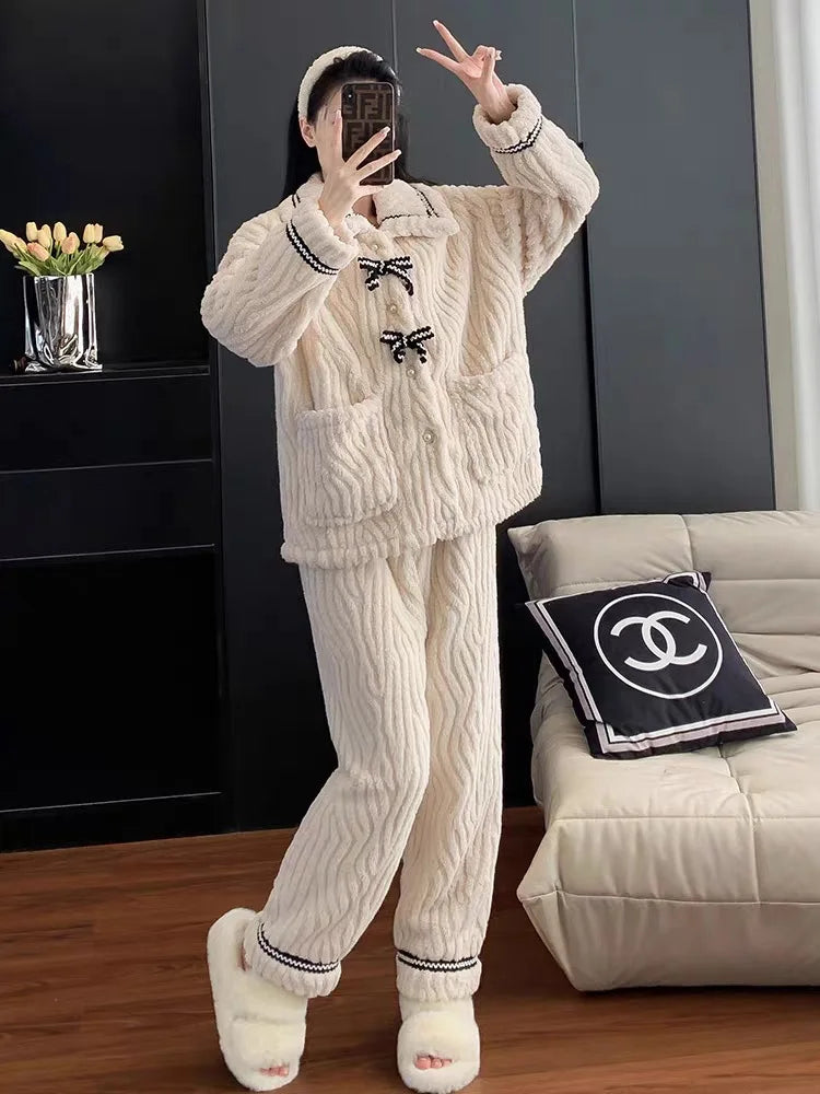 Dames pyjama set met elastisch materiaal