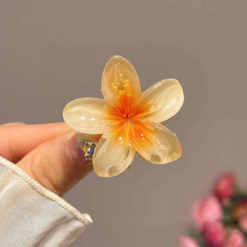 Decoratieve haarclip met bloemmotief