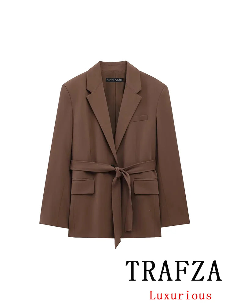 Broekpak dames met knoopsluiting – Simpel en elegant