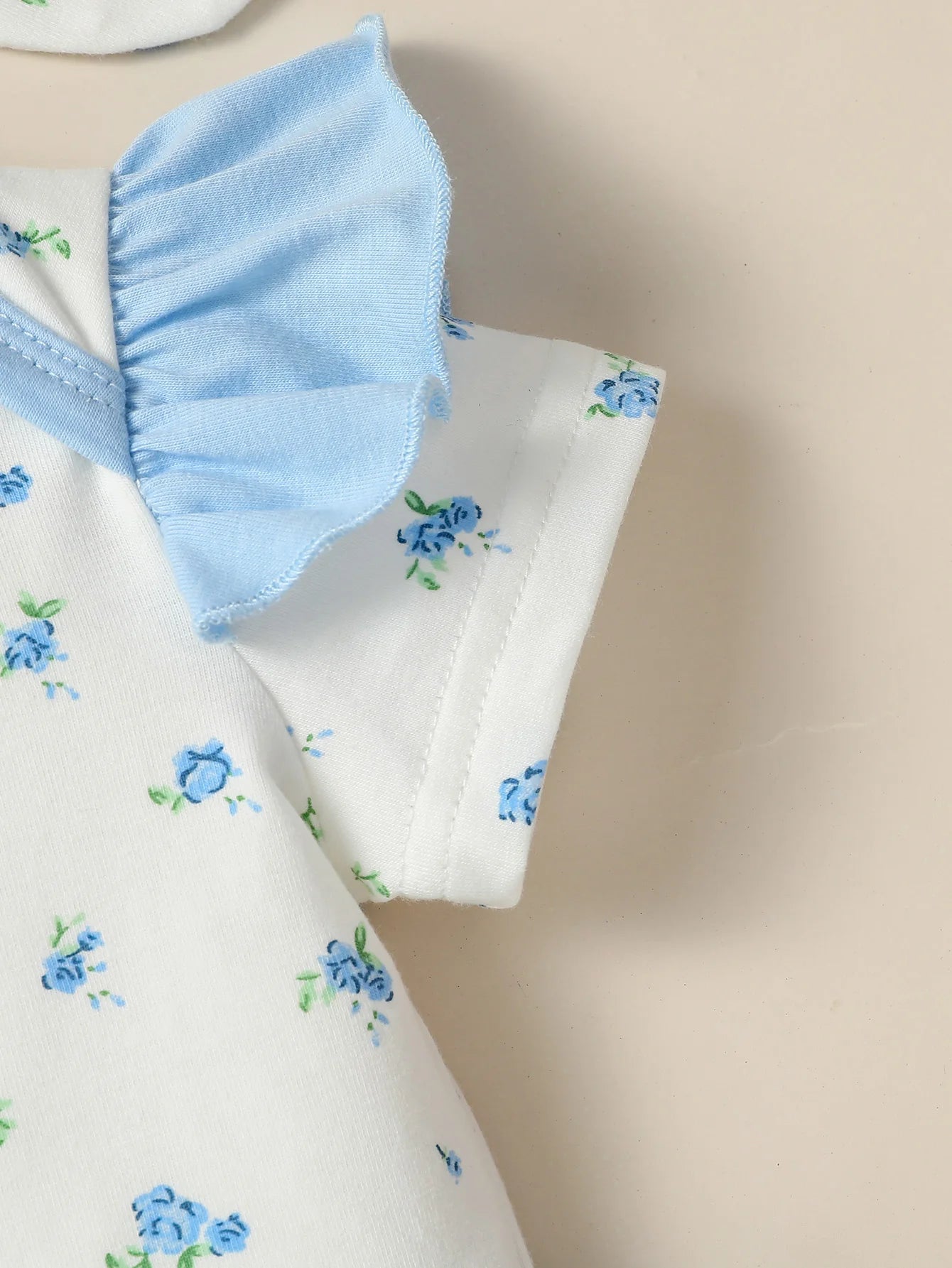 Schattige babykleertjes voor een feestje of speciale gelegenheid