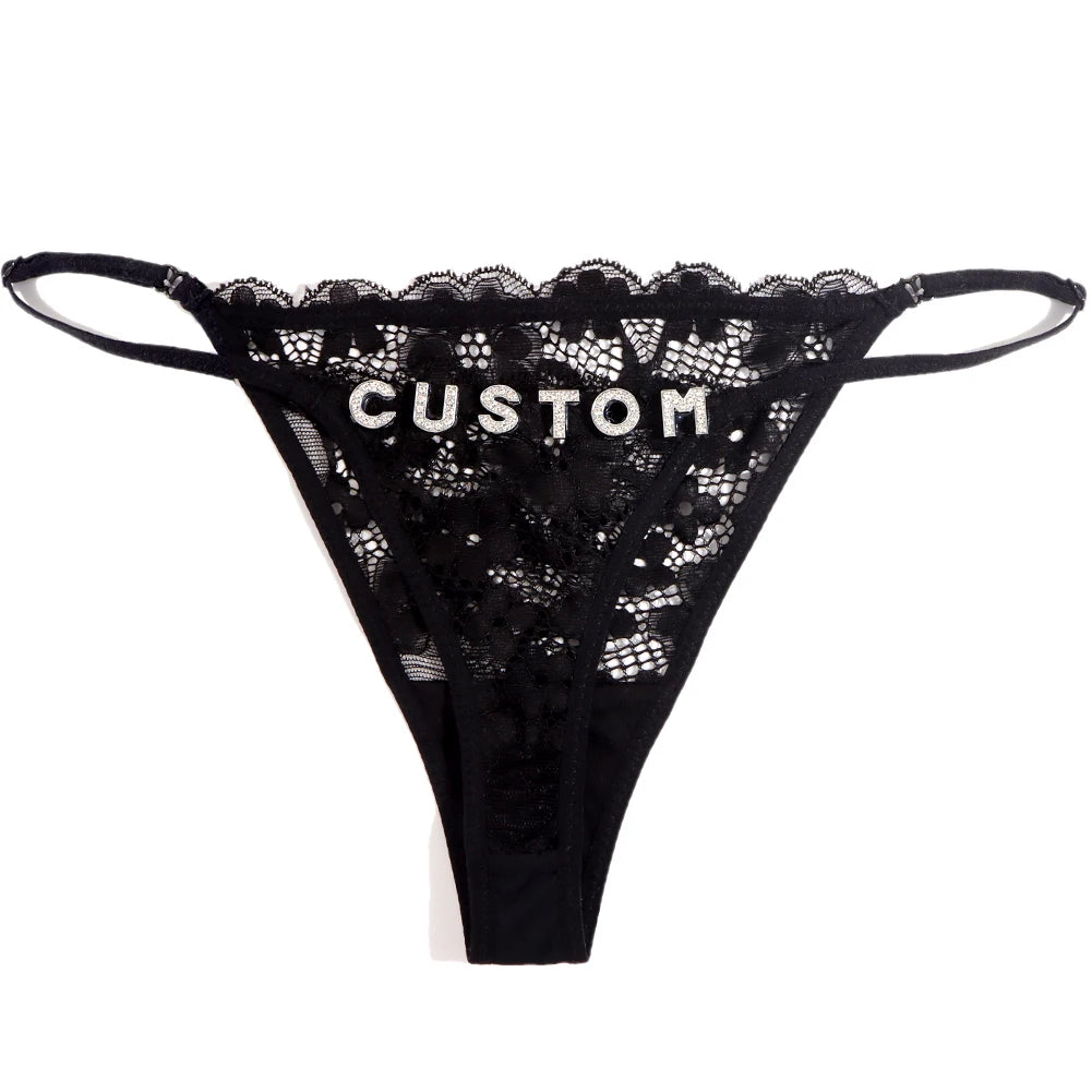String met vintage print en naam – Klassieke en stijlvolle lingerie