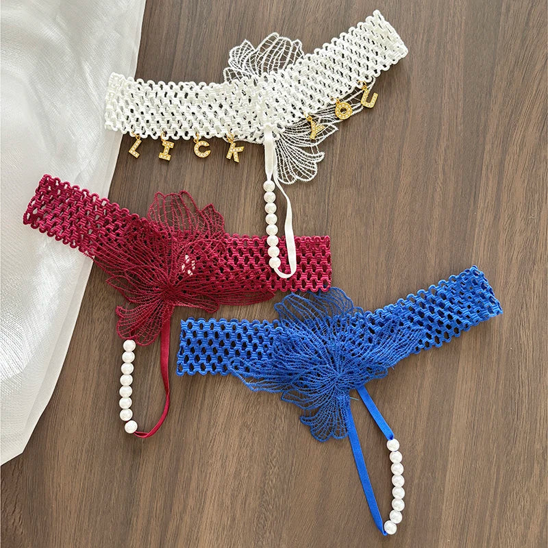 Damesstring met speels ontwerp en naam – Uniek en opvallend