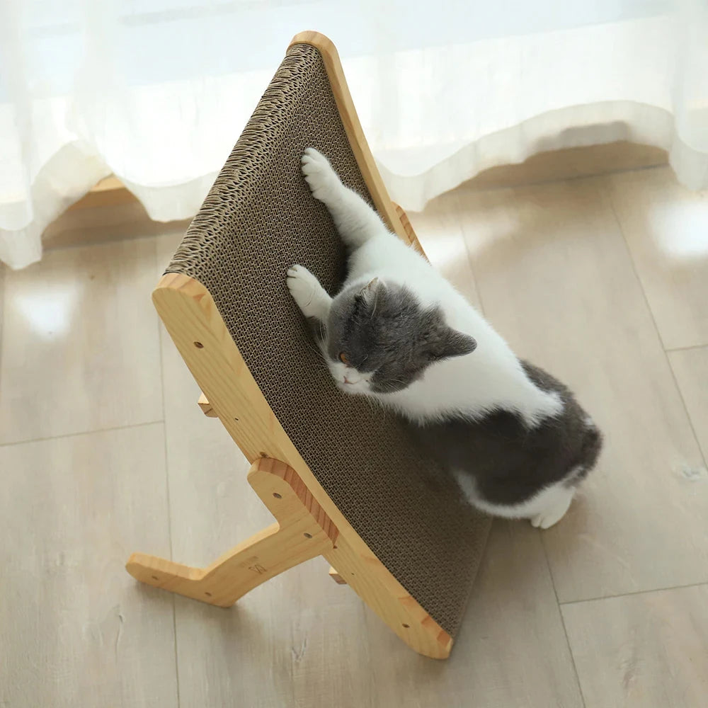Houten krabpaal met ligplek – Natuurlijke luxe