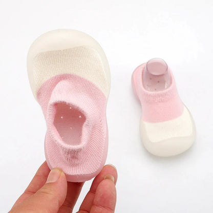 Zomerse babykleding met UV-bescherming