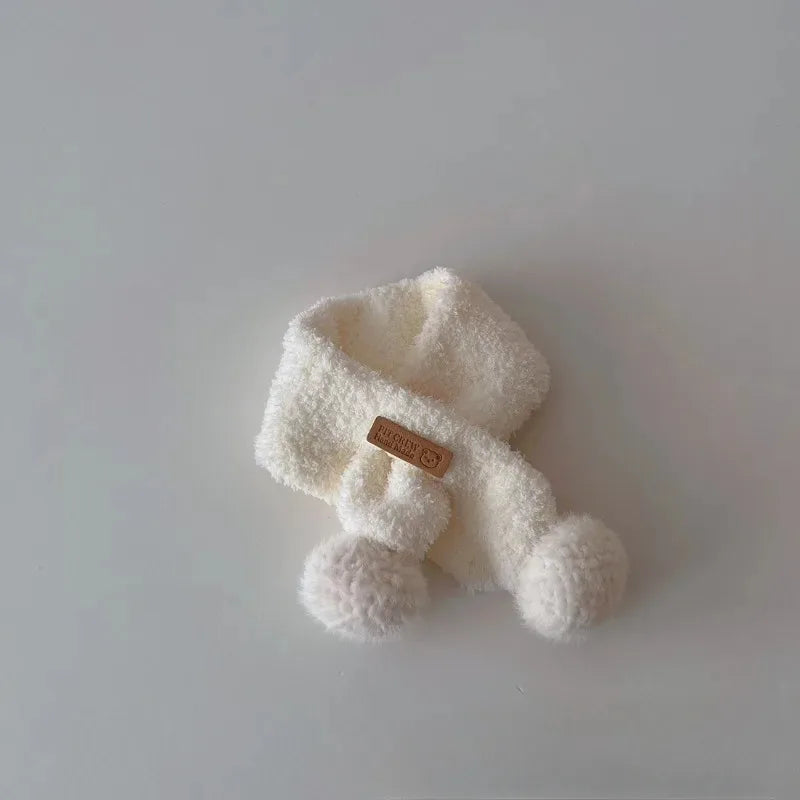 Schattige babykleertjes met schattige borduursels