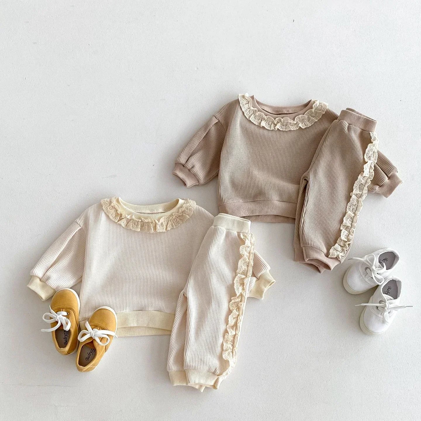Schattige babykleertjes met schattige details