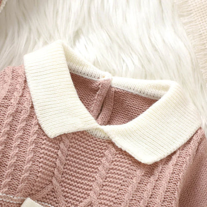 Schattige babykleertjes met schattige borduursels