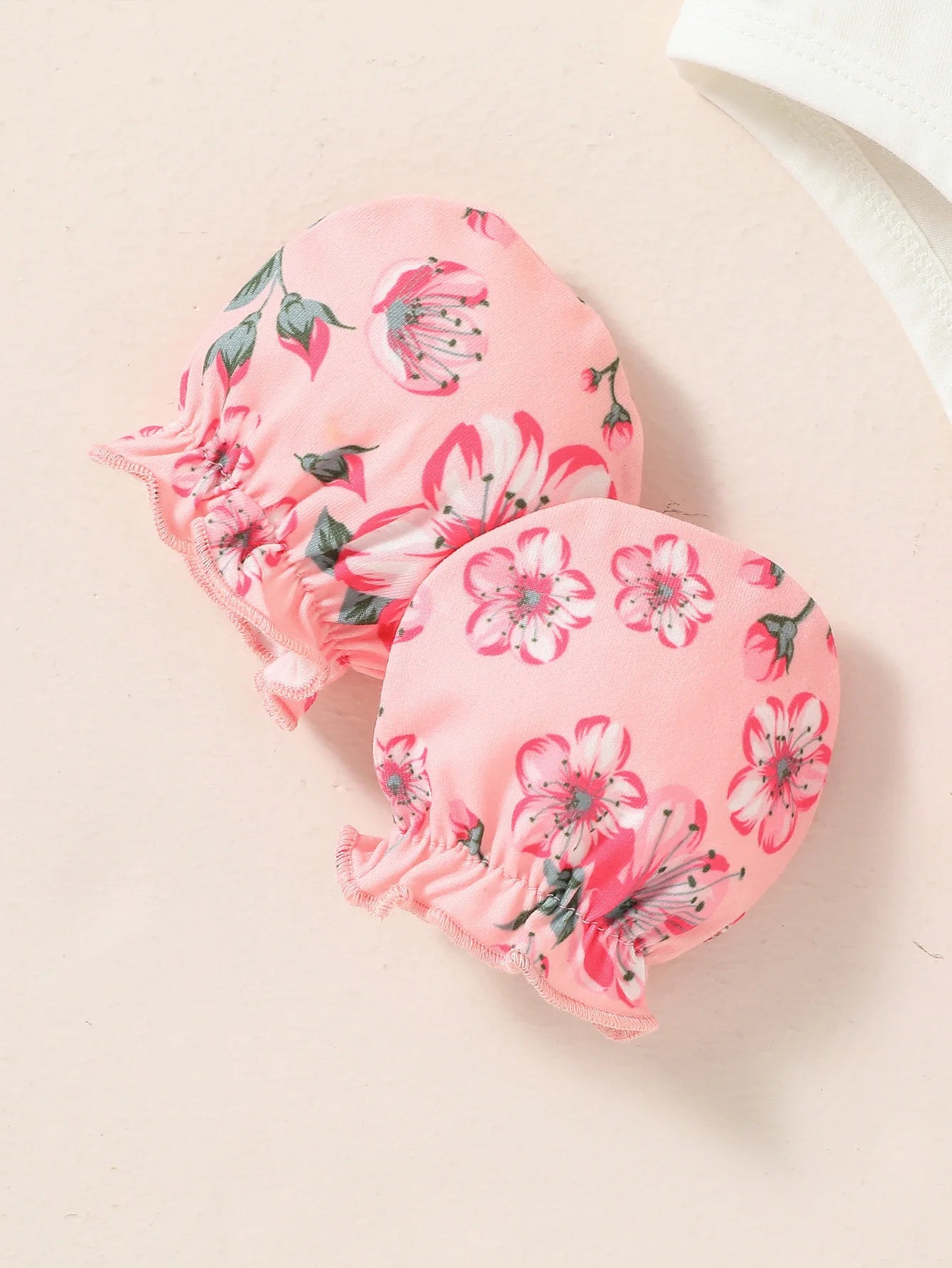 Schattige babykleertjes voor elk seizoen