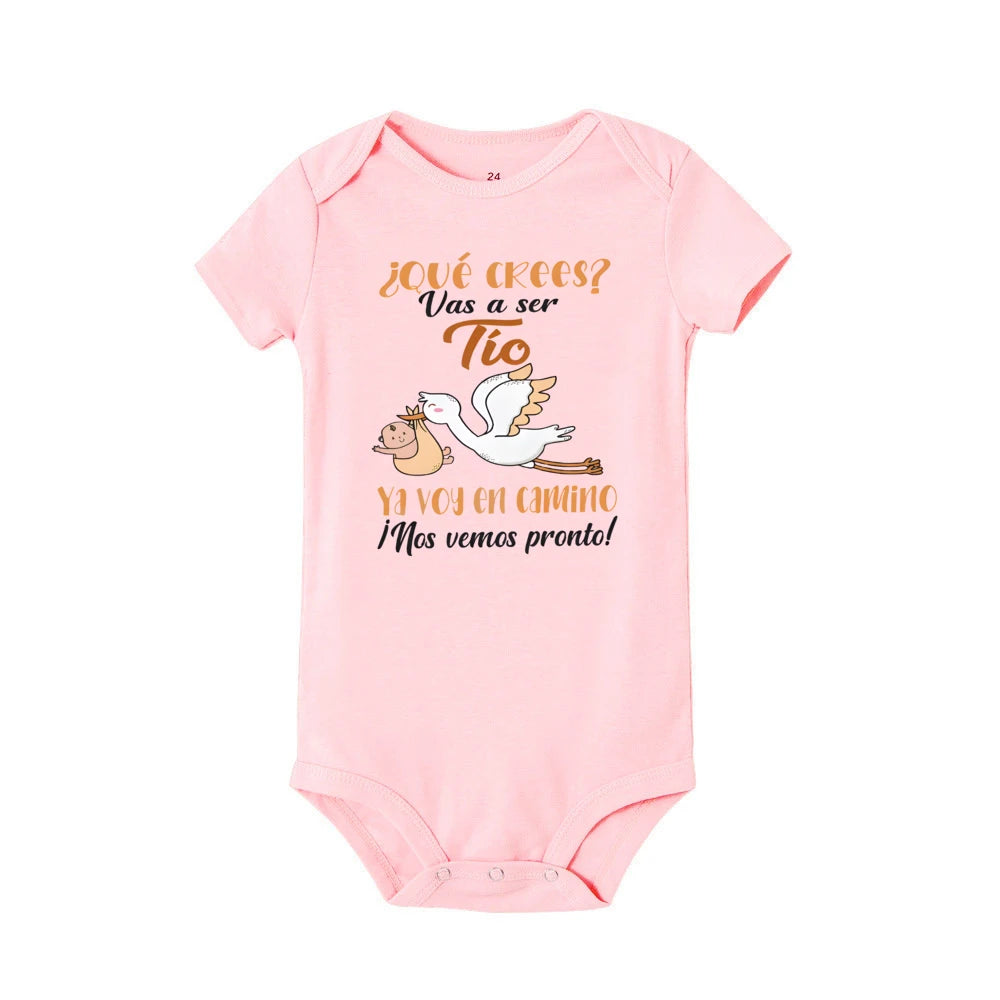 Modebewuste meisjes kleding in trendy kleuren