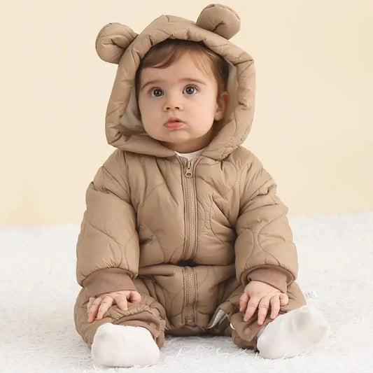 Modebewuste meisjes kleding in trendy kleuren