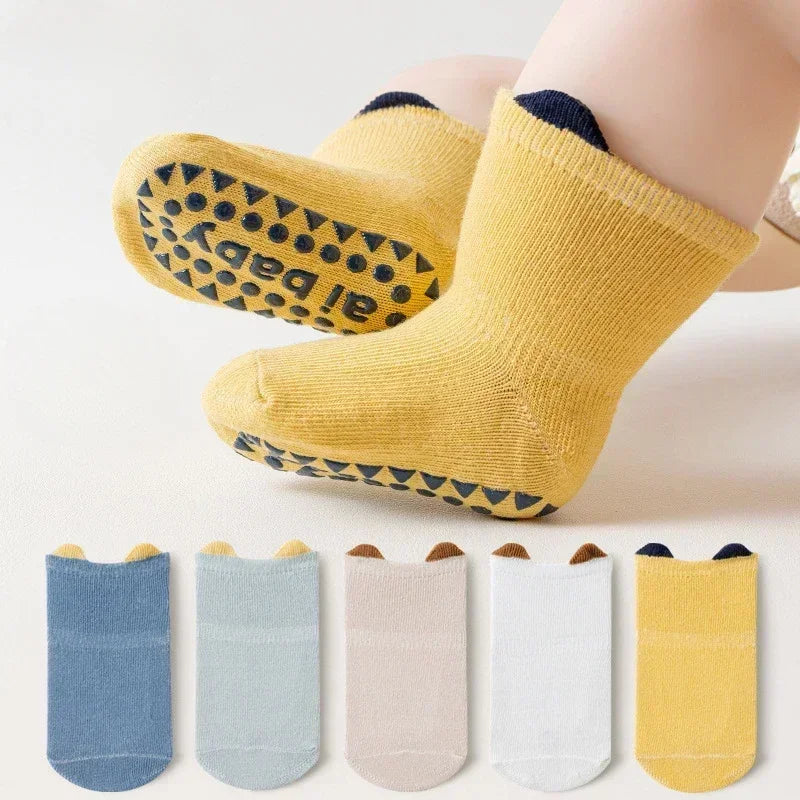 Schattige babykleertjes voor elk seizoen