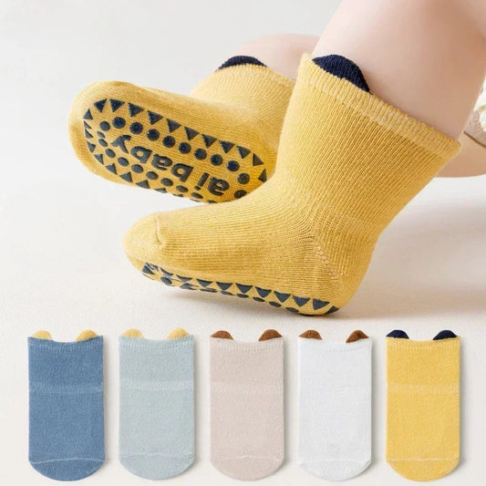 Schattige babykleertjes voor elk seizoen