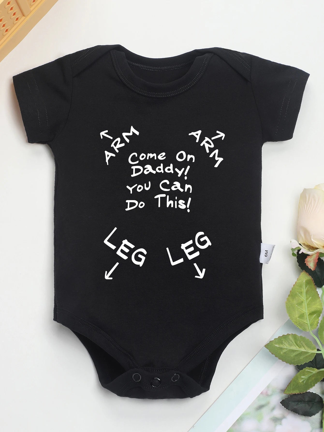 Schattige babykleertjes met speelse details