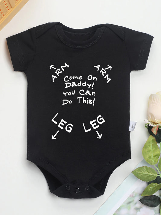Schattige babykleertjes met speelse details