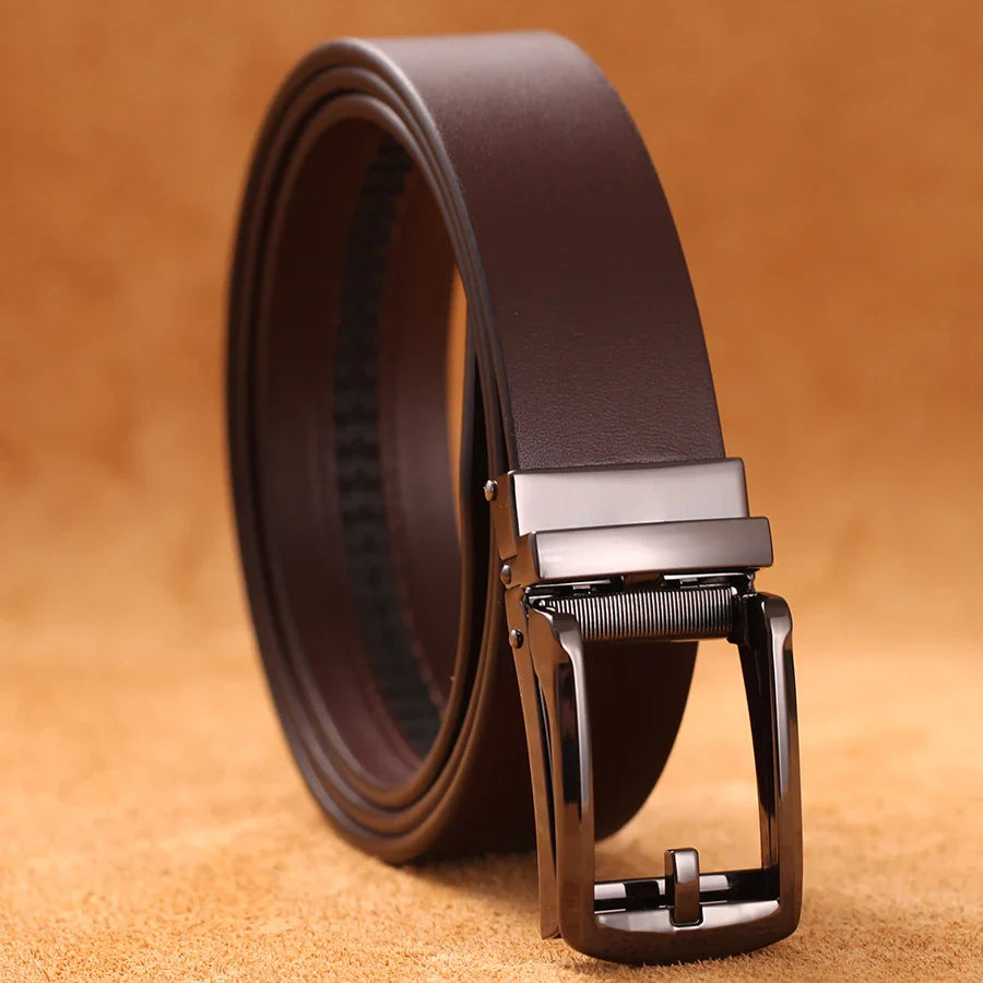 Moderne riem heren met matte metalen gesp