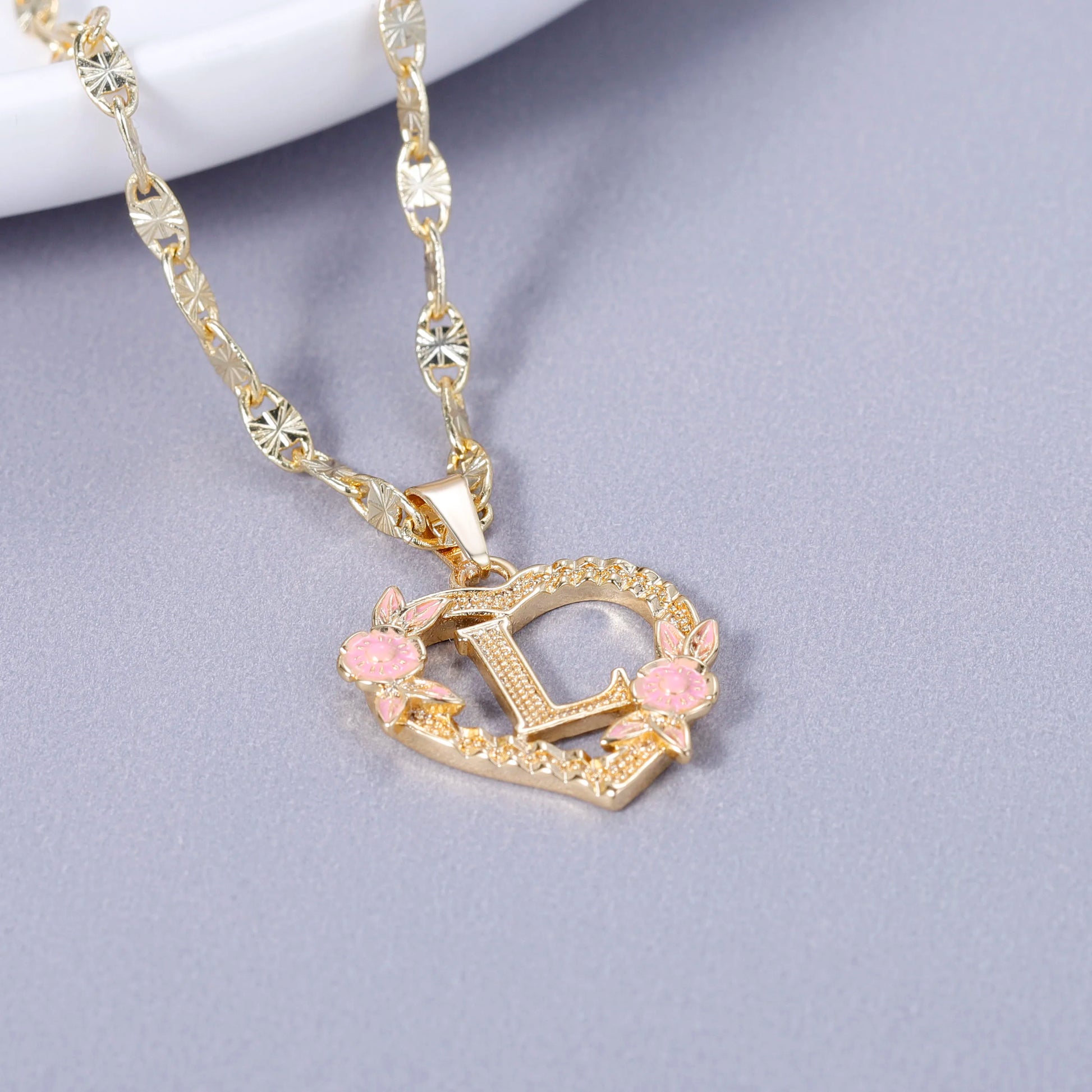 Ketting met naam in blokletters gegraveerd
