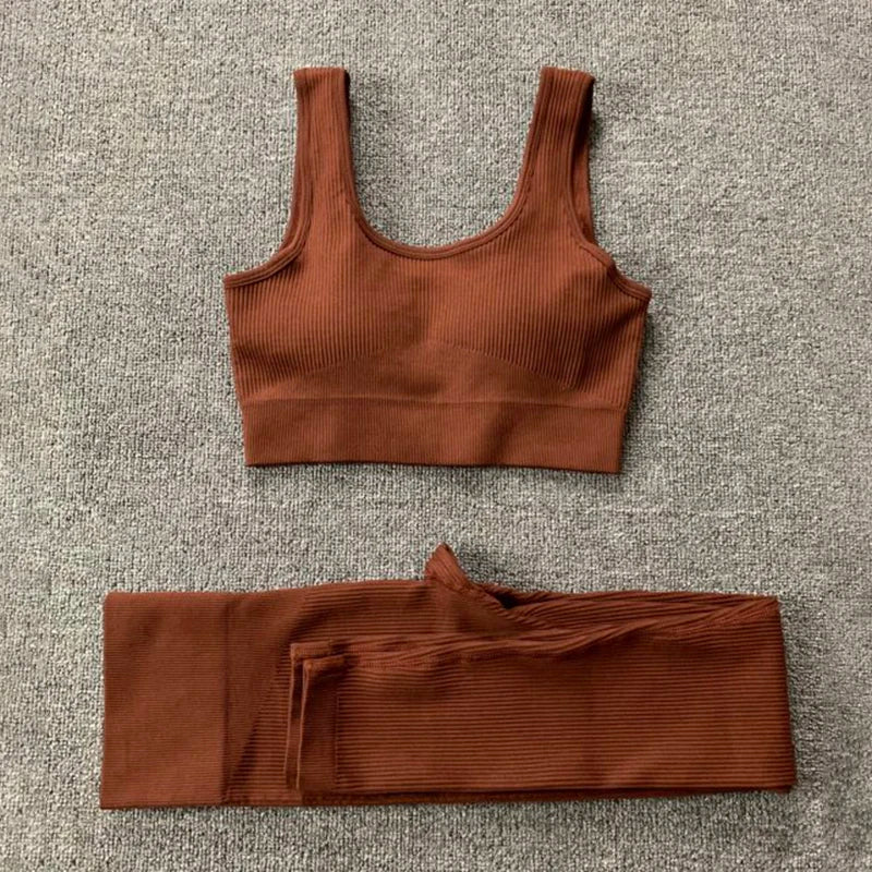 Stretch yoga outfit in neutrale kleuren