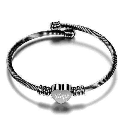 Ketting met korte boodschap op hanger