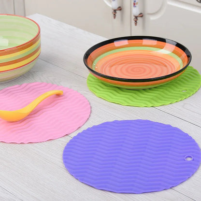 Onderzetters pannen in neutrale kleuren – Past in elk interieur