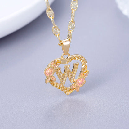 Ketting met naam en geboortesteen als detail