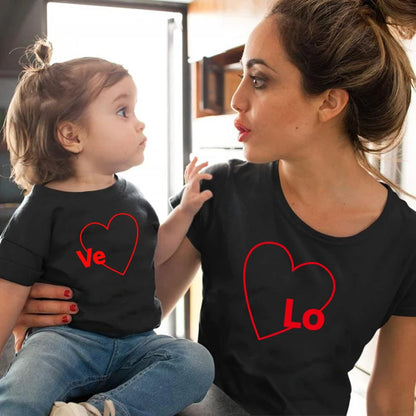 Moeder en dochter in dezelfde outfit – Lief en bijzonder