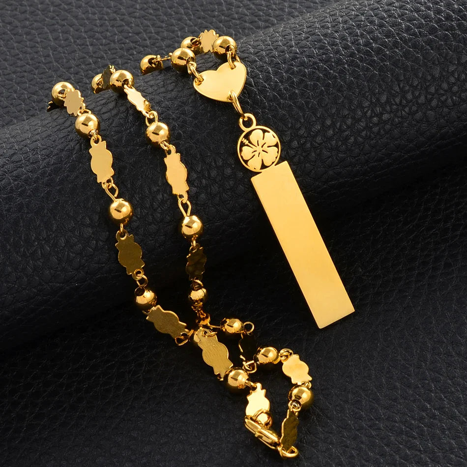 Ketting met naam en subtiel bloempatroon